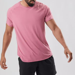 เสื้อยืดคอกลมแขนสั้นผู้ชาย สีชมพู ทรงปกติ แห้งเร็ว ระบายอากาศได้ดี เป็นมิตรกับสิ่งแวดล้อม ผลิตจากโพลีเอสเตอร์ถัก สไตล์ลำลองแนวสตรีท - Product Image 1
