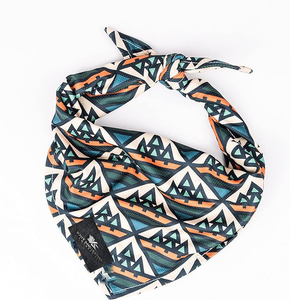 Foulard carré en soie uni personnalisé pour femme, en polyester de haute qualité, respirant, doux pour la peau, idéal pour l'extérieur, avec logo coloré - Product Image 2