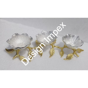 อุปกรณ์รับประทานอาหารสุดหรูชามเงินพร้อมขาตั้งสีทองลายดอกไม้และใบไม้ขายส่งสไตล์ล่าสุดชามเสิร์ฟโลหะสำหรับงานแต่งงาน - Product Image 6