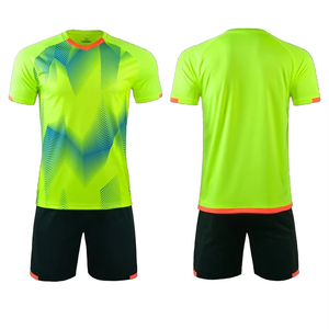 Ensemble de maillots de football personnalisés pour hommes, imprimé géométrique vert néon, manches courtes, tissu respirant, coupe athlétique, tenue d'été pour équipe - Product Image 1