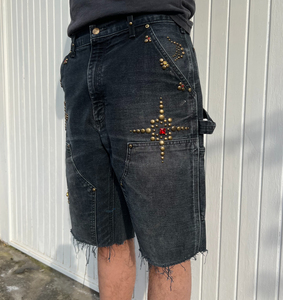 กางเกงยีนส์ขาสั้นคุณภาพสูงแบบสั่งทำพิเศษ ทรงขาดๆ แบบวินเทจ ขอบดิบ แต่งกระดุมสองชั้น ประดับหมุดและคริสตัล - Product Image 5