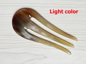 Fourche à cheveux en corne de bœuf naturelle écologique, forme irrégulière, imitation antique polie, artisanat naturel durable par Curio Craft - Product Image 5