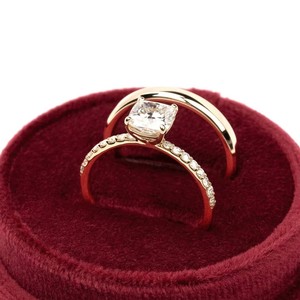 Ensemble de mariage de luxe en or jaune 14K 18K avec diamant de laboratoire taille coussin, bague de fiançailles et alliance, certifié IGI, bijoux en gros - Product Image 2