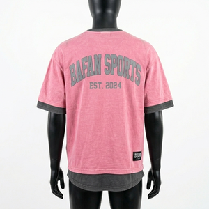 Camiseta de hombre de doble capa, tejido de punto rico en algodón de 200 GSM, de alta calidad, color rosa en la parte superior, paneles interiores de manga gris, con serigrafía personalizada. - Product Image 4