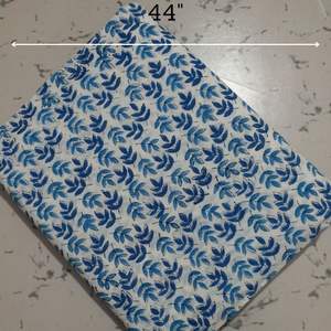 ผ้าฝ้ายแคมบริกพิมพ์ลายด้วยมือแบบ Knnotted Earth |   ลายพิมพ์แบบดั้งเดิมของอินเดีย |   บ้านสิ่งทอที่เป็นมิตรกับสิ่งแวดล้อมและยั่งยืน - Product Image 6