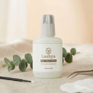 ลาชยา น้ำยาเตรียมขนตา 15 มล. สูตรเตรียมพื้นผิวด้วยกลิ่นชาเขียว สำหรับติดขนตาปลอม ปริมาณ 15 มล. - Product Image 1