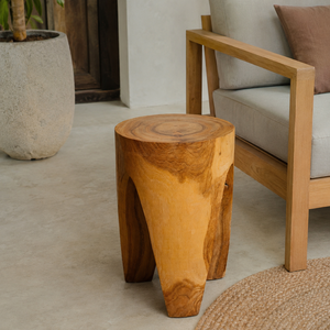 Tabouret trépied ARTERRA en teck massif de luxe pour villa, hôtel et appartement - Sièges polyvalents pour espaces rustiques/modernes, fabriqué à la main - Product Image 3
