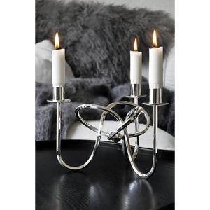 Porte-bougie décoratif en métal de qualité supérieure, conçu avec une finition dorée polie pour des espaces élégants et des célébrations festives. - Product Image 4