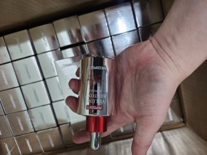 Crema Melanon X 73% Ácido Tranexámico y Ácido Hialurónico, Solución para el Cuidado de Manchas Oscuras y Imperfecciones, 30 ml, para Todo Tipo de Piel, Uso Diario - Product Image 5