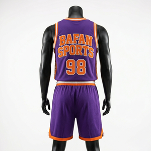 Conjunto de camiseta y pantalones cortos de baloncesto para hombre, 150 GSM, diseño de paneles de malla de poliéster transpirable, logotipo personalizado por sublimación para conjunto masculino - Product Image 2