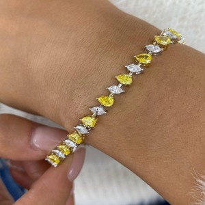 Pulsera de Diamantes Cultivados en Laboratorio de Oro Blanco Sólido de 14K, 8.00CT E VVS2, Certificación IGI, Minimalista, de Alta Gama, Regalo de Aniversario para Mujer - Product Image 5