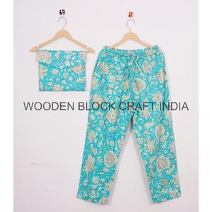 ชุดนอนผ้าฝ้ายทำมือสำหรับผู้หญิง ลายดอกไม้ น้ำหนักเบา เหมาะสำหรับฤดูร้อน มีทุกขนาด รวมถึงชุดนอน - Product Image 3