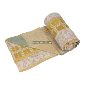 Manta de Tela Boohoo de Algodón Indio Hecha a Mano, Manta Reversible con Costuras a Mano, Manta Pesada de Sari Antiguo, Patchwork, Colcha Pesada - Product Image 1