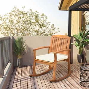 Mecedora tranquila de madera de acacia para exteriores con cojín en tonos de teca para uso en el patio trasero - Product Image 2