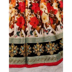 ชุดเลเฮนกาพิมพ์ลายดอกไม้สีสันสดใสสวยงาม พร้อมเสื้อชอลีสีดำ จาก Zeel Clothing - Product Image 3