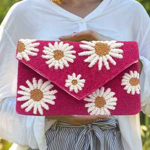 Bolso Casual de Lujo Hecho a Mano en India, Bolso Baguette con Cuentas de Vidrio, Asa con Surtido de Cuentas Multicolor, Duradero, Artesanal y Local - Product Image 3