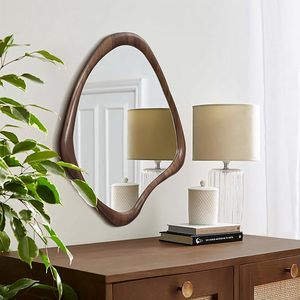 Espejo de Pared Asimétrico Decorativo Hecho a Mano con Forma Orgánica Minimalista Escandinava Moderna, Espejo de Madera Maciza con Cristal para Sala de Estar - Product Image 1