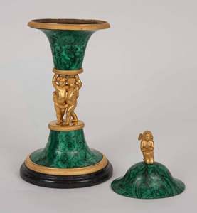 Vase à couvercle décoratif en malachite, pot couvert avec incrustation de marbre auto-adhésif pour les occasions de Diwali - Product Image 5