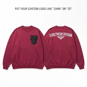 Sweat-shirt à col rond pour homme en molleton de coton 320 GSM, couleur bordeaux, avec logo 3D en silicone personnalisé, style streetwear décontracté, doux - Product Image 1