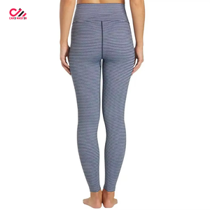 Conjunto Deportivo para Mujer, Top Deportivo sin Costuras, Leggings y Shorts de Cintura Alta, Ropa Deportiva Cómoda y Elástica para Entrenamientos Activos - Product Image 2
