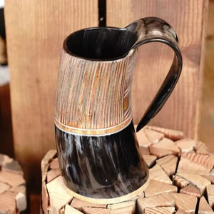 Mug authentique 100% authentique en corne de buffle écologique, fabriqué à la main avec base en bois sculptée style animal, personnalisable - Product Image 1