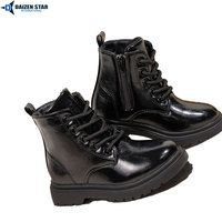 Vente en gros d'usine DAIZEN STAR INTERNATIONAL, bottes d'école en cuir verni noir de haute qualité, couleurs et logo personnalisables