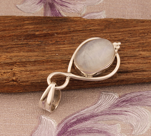 Wholesale Handcrafted Rainbow Moonstone Jewelry for Women Trendy Bohemian 925 Silver Pendant Genuine Gemstone Birthstone - Product Image 4