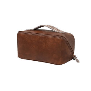 Sac de maquillage portable en cuir PU imperméable, grande taille, tendance, avec poignée souple et fermeture éclair, logo personnalisé, produits les plus vendus - Product Image 1