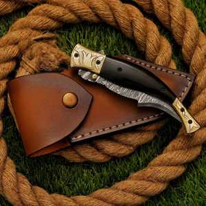 Cuchillo de caza plegable de bolsillo para exteriores, hecho a mano con acero de Damasco, con mango de madera negra y hoja de punta curva. - Product Image 6