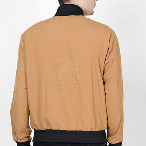 Blouson bomber pour homme au design unique, lavable et respirant, en vente - Product Image 3