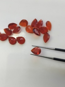 Opale de feu naturelle 9x7MM taille poire, pierre précieuse naturelle de qualité supérieure pour la fabrication de bijoux - Product Image 1