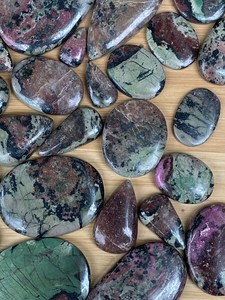 ทับทิม zoisite Cabochon ขายในปริมาณมากกิโลกรัมกิโลกรัมกิโลกรัมกิโลกรัมกิโลกรัมกิโลกรัมกิโลกรัมกิโลกรัมกิโลกรัมกิโลกรัมกิโลกรัม - Product Image 3