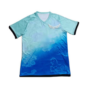 Camiseta de Fútbol Sublimada Unisex con Cuello Redondo, Estampado de Caballo en Degradado Azul, Absorbente de Humedad, Manga Corta, Personalizable y Ecológica - Product Image 6