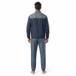 Conjunto Deportivo Personalizado para Hombre, Chaqueta Cortavientos Ligera de Nailon y Pantalones - Product Image 2