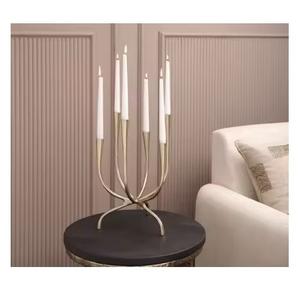 Candelabro de metal estilo antiguo, diseño elegante para la mesa de cenas a la luz de las velas, exhibición y decoración. - Product Image 2