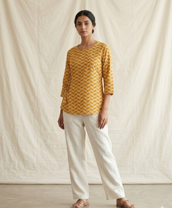 Kurta courte en coton imprimé bleu et jaune pour femme, col rond, manches trois quarts, détail de nouage latéral, coupe ample, décontractée, pour tous les jours - Product Image 6