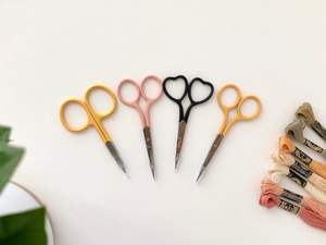 Tijeras profesionales para tejer al por mayor, proveedor de tijeras para enhebrar, alta calidad para punto de aguja, ganchillo, tejer y otras manualidades. - Product Image 3