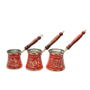 Cafetière turque en cuivre de style vintage, fabriquée à la main, de qualité supérieure, pour la préparation du thé et du café traditionnel arabe et turc - Product Image 1