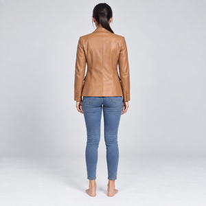 Chaquetas de cuero para mujer diseñadas con textura suave, costuras resistentes, calidad premium y siluetas modernas para un estilo versátil. - Product Image 6