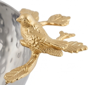 Bol élégant en métal martelé avec oiseaux dorés et base, design glamour fait main pour le service de nourriture, idéal pour les tables d'hôtels et de restaurants. - Product Image 2