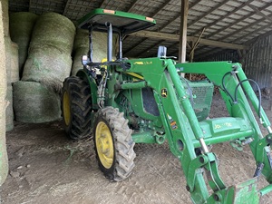 รถแทรกเตอร์ดีเซล John Deere รุ่น 5055E กำลัง 55 แรงม้า ขับเคลื่อน 4 ล้อ พร้อมพวงมาลัยเพาเวอร์ ใช้ในงานเกษตรกรรม  รองรับการติดตั้งอุปกรณ์ตักดิน เหมาะสำหรับงานหนักในไร่นา - Product Image 5