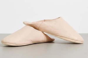Babouches en cuir faites à la main – Chaussons marocains authentiques, chaussures d'intérieur unisexes, chaussures de détente unisexes douces - Product Image 3