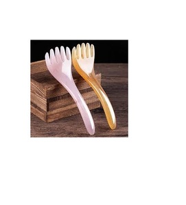 Peine de resina ligero para peinar el cabello, para desenredar suavemente y masajear cómodamente el cuero cabelludo - Product Image 3