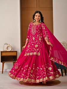 Elegante conjunto de lehenga choli de seda chinnon pesada con bordado de lentejuelas, mangas largas, ropa étnica festiva para bodas, para mujeres. - Product Image 3