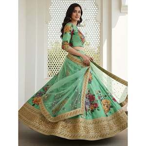 Lehenga Choli de Seda con Estampado Floral Verde para Damas de Honor de Talla Grande - Product Image 5