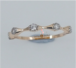 Bague pour femme en or 22 carats, finition brillante, idéale pour les fiançailles, les mariages, les occasions festives et le quotidien - Product Image 3