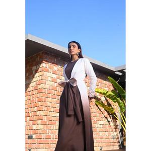 Robe longue bicolore pour femme avec ceinture à nouer, élégante et décontractée, idéale pour le bureau. - Product Image 3