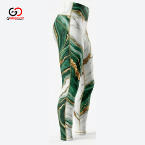 Leggings de yoga taille haute pour femme, motif marbre vert et veines dorées, design par sublimation, longueur intégrale - Product Image 4