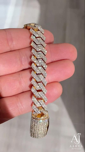 สร้อยข้อมือคิวบันลิงค์แบบ Iced Out ประดับมุกน้ำจืดและมอสซาไนต์ ชุบทองคำขาว/ทองคำ บนเงินแท้ 925 เครื่องประดับฮิปฮอปสำหรับงานปาร์ตี้หรือเป็นของขวัญ - Product Image 6