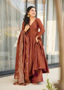HENIXA CREATION Traje Anarkali Fandy de corte ajustado y largo hasta el suelo para mujer, con conjunto de dupatta, ideal para bodas indias y pakistaníes, vestido de fiesta y pantalón. - Product Image 1